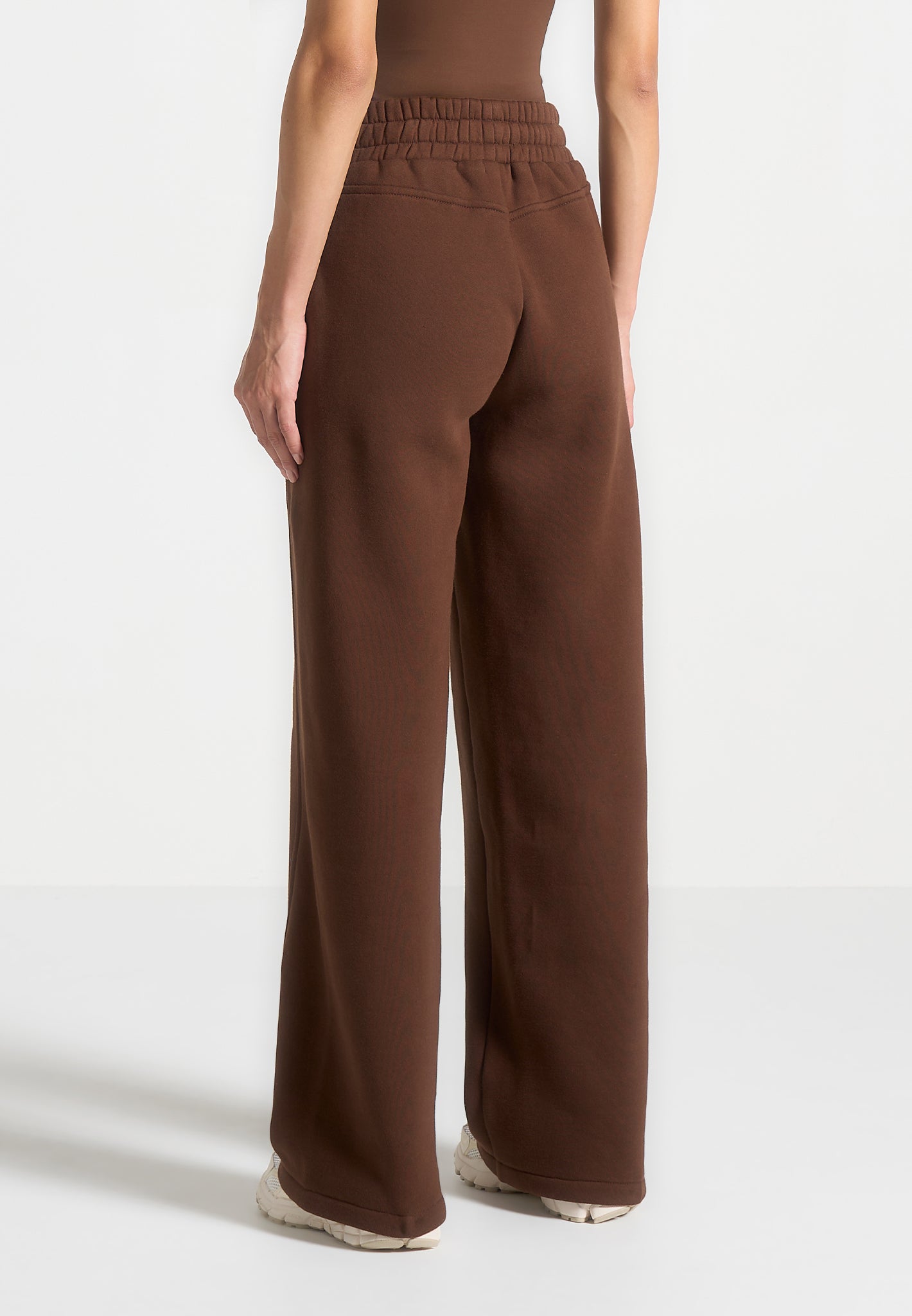 eternelle-relaxed-joggers-brown