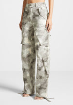 high-waisted-camo-cargo-pants-grey