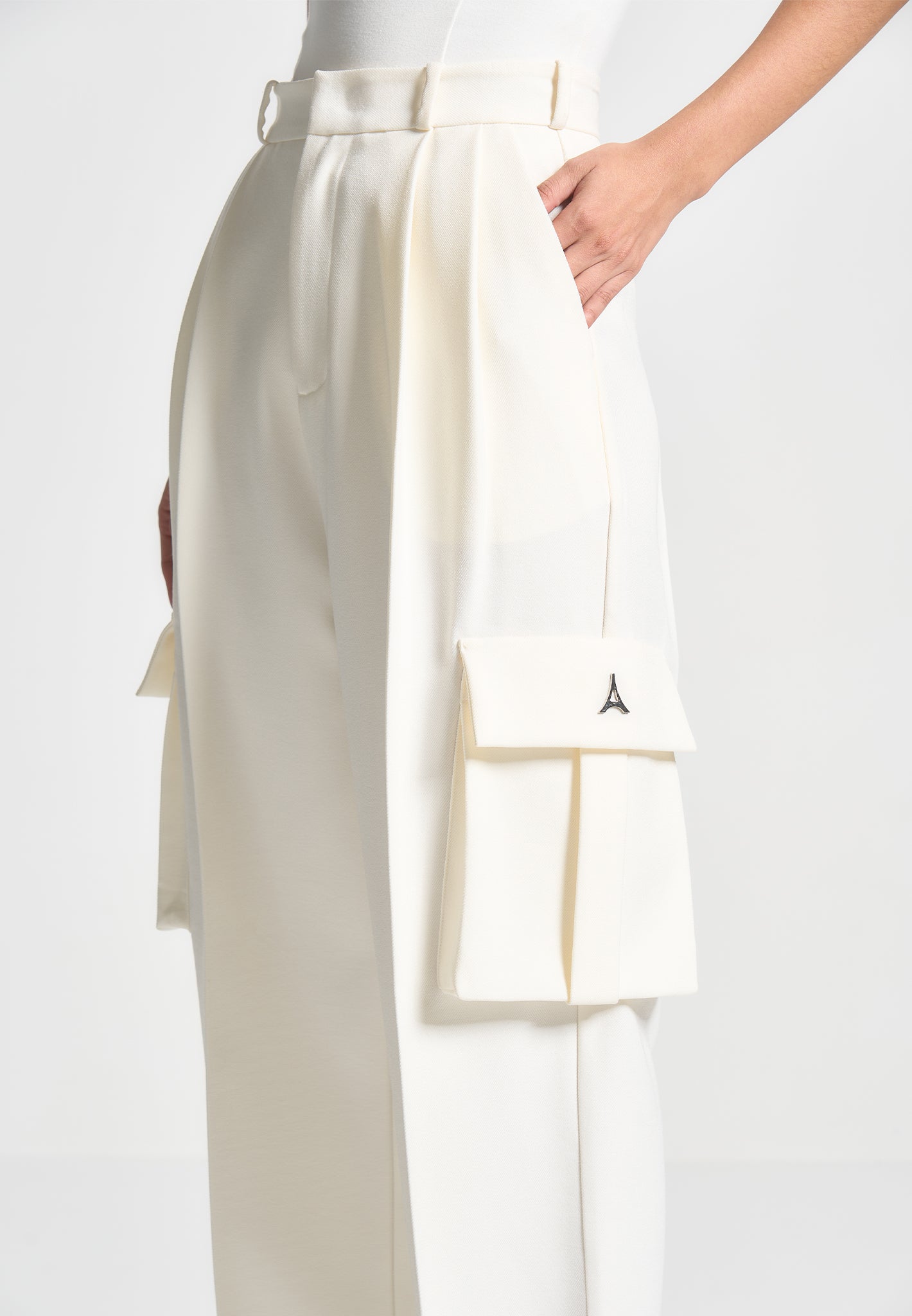 tailored-pleated-cargo-trousers-cream