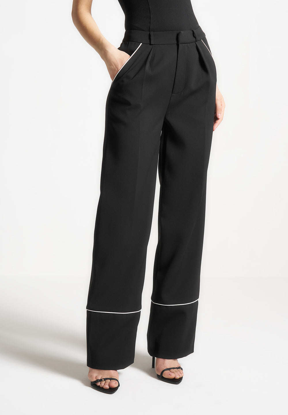 contrast-piped-pleated-trousers-black-white