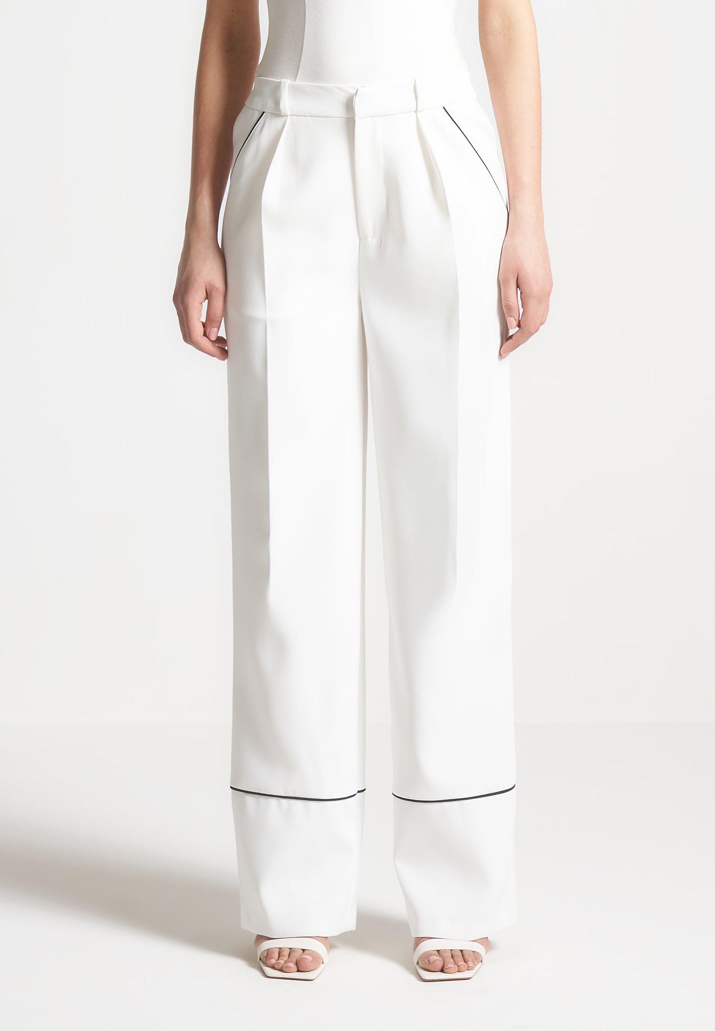 contrast-piped-pleated-trousers-white-black