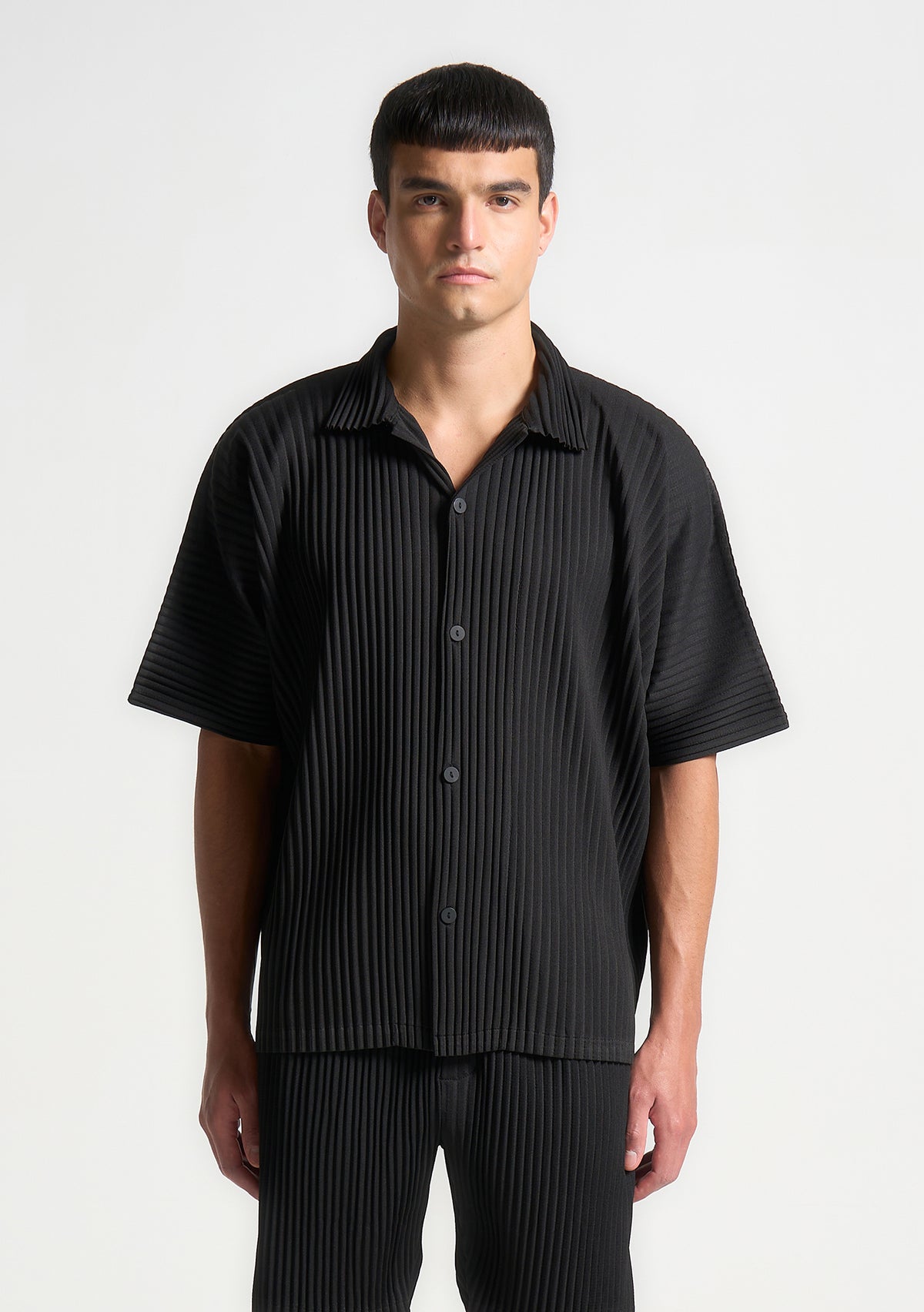 Pleated Shirt - Black | Manière De Voir