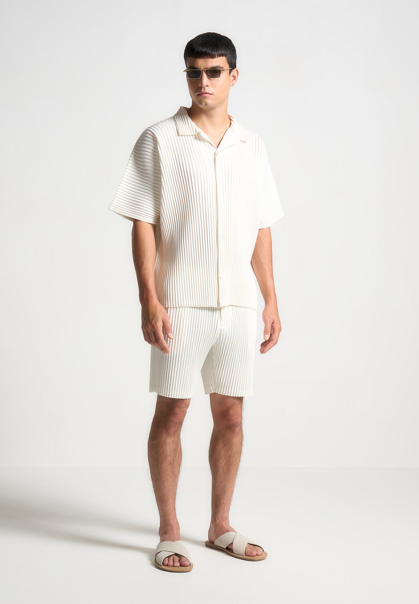 pleated-shorts-off-white