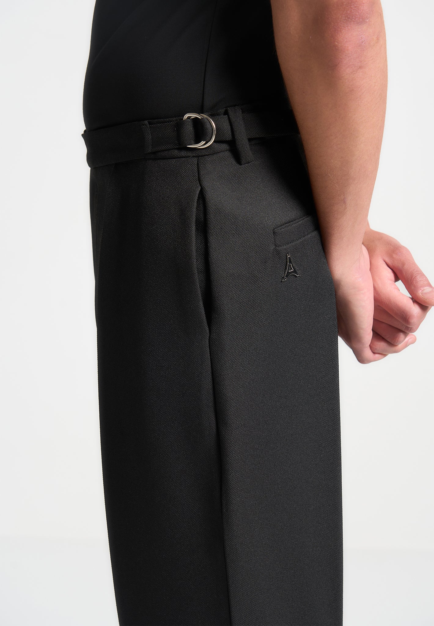 relaxed-fit-textured-pleated-tailored-trousers-black