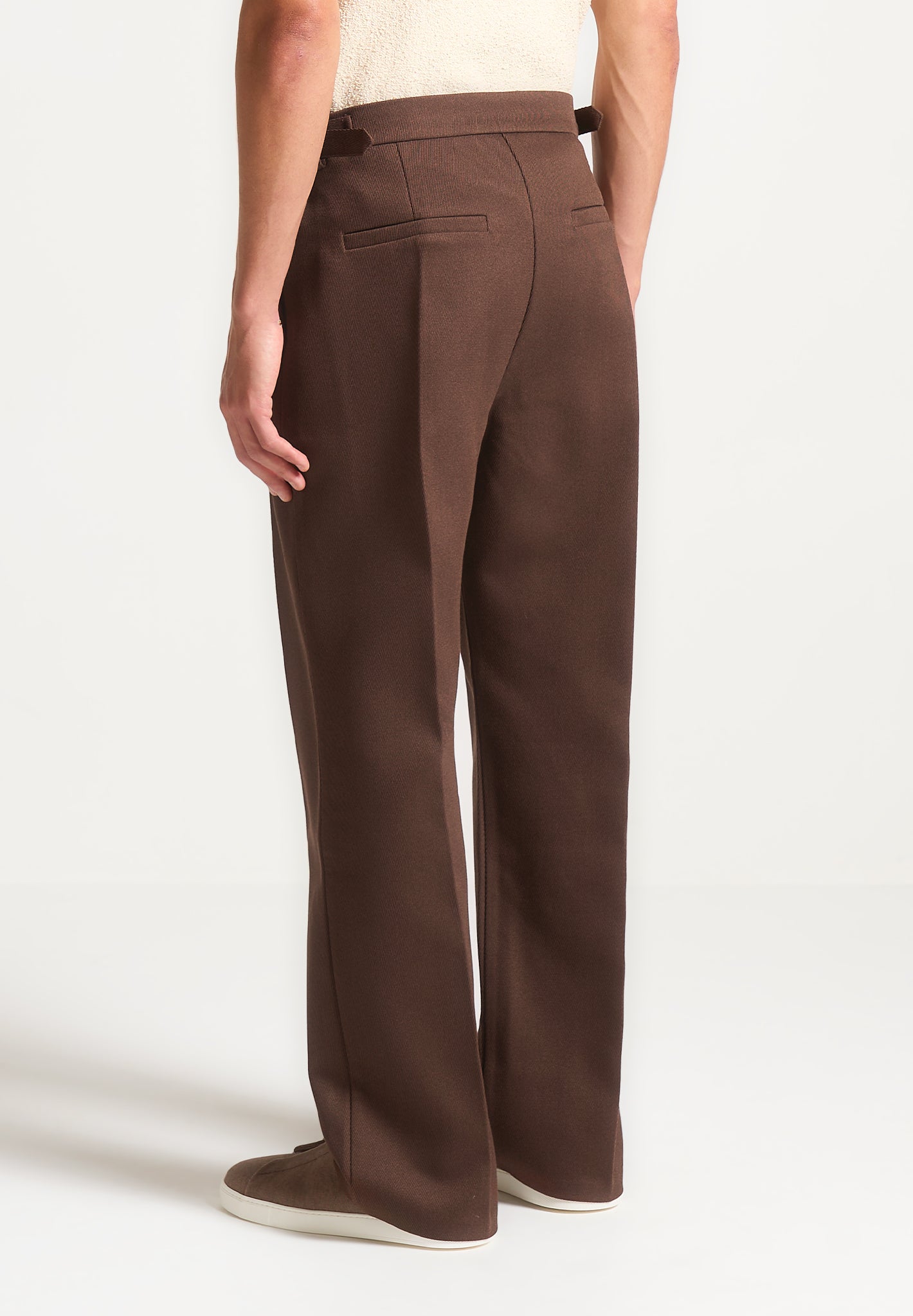 relaxed-fit-twill-pleated-tailored-trousers-brown