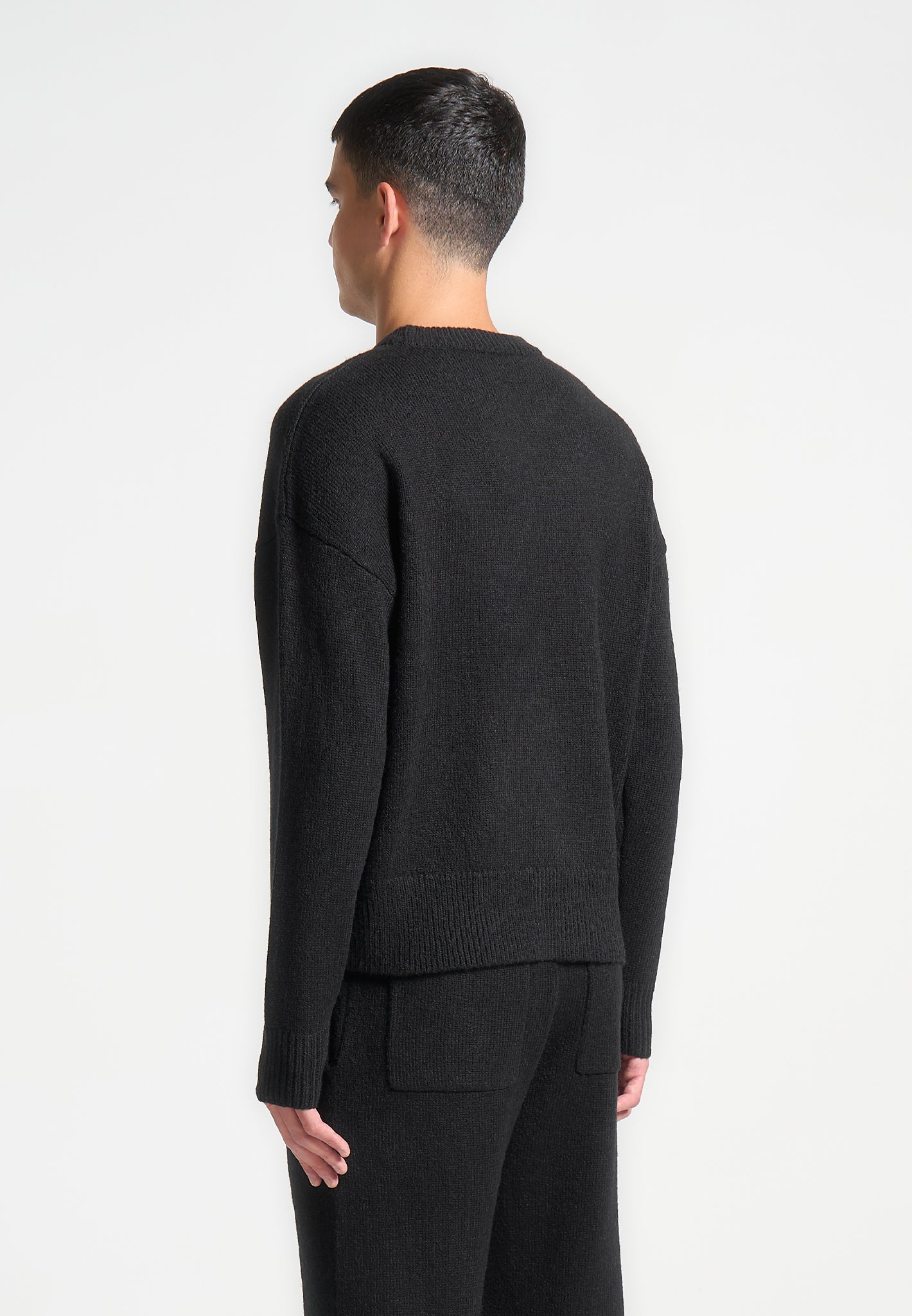 signature-knit-crewneck-jumper-black