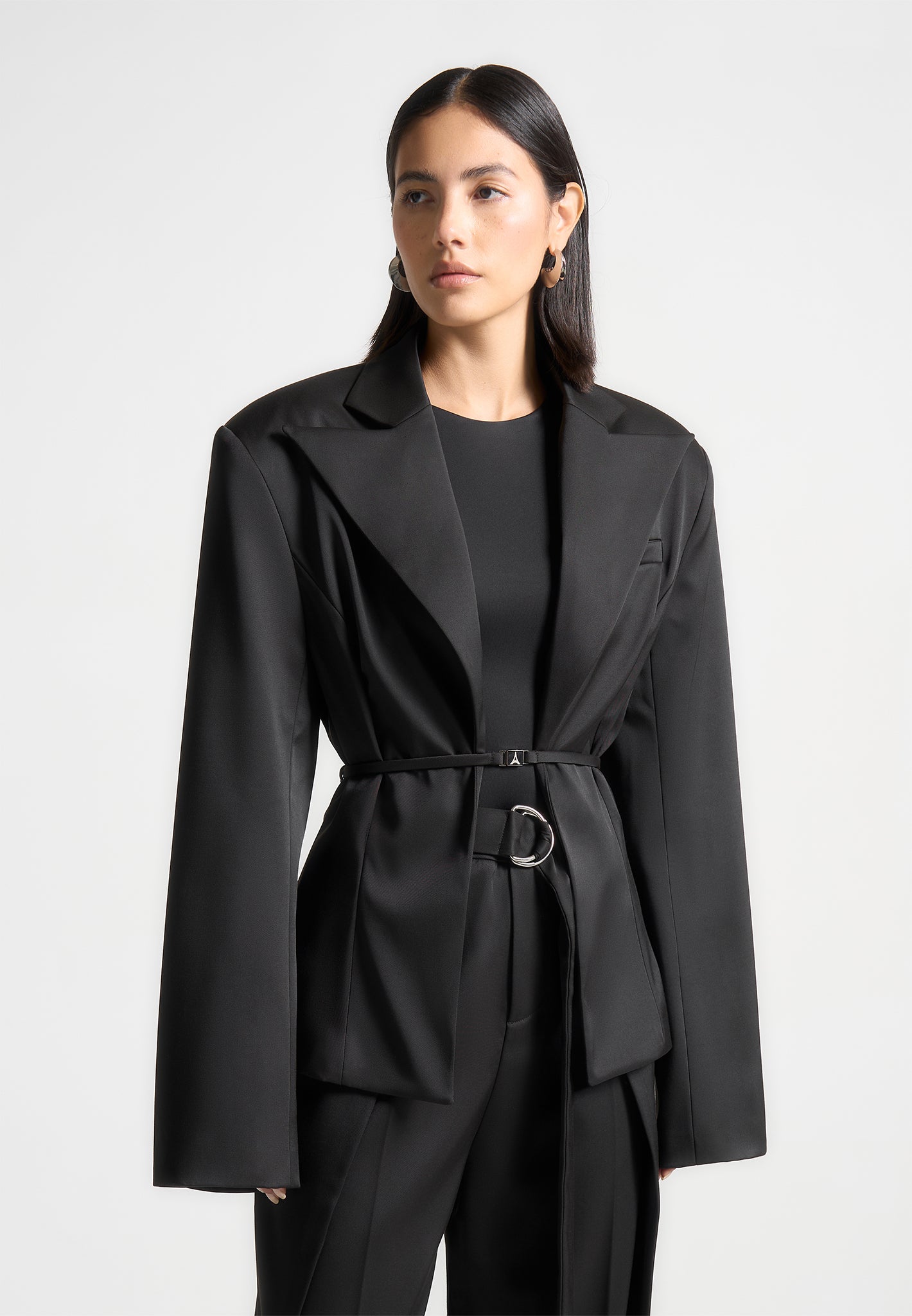 wide-shoulder-sateen-blazer-with-twin-belt-black