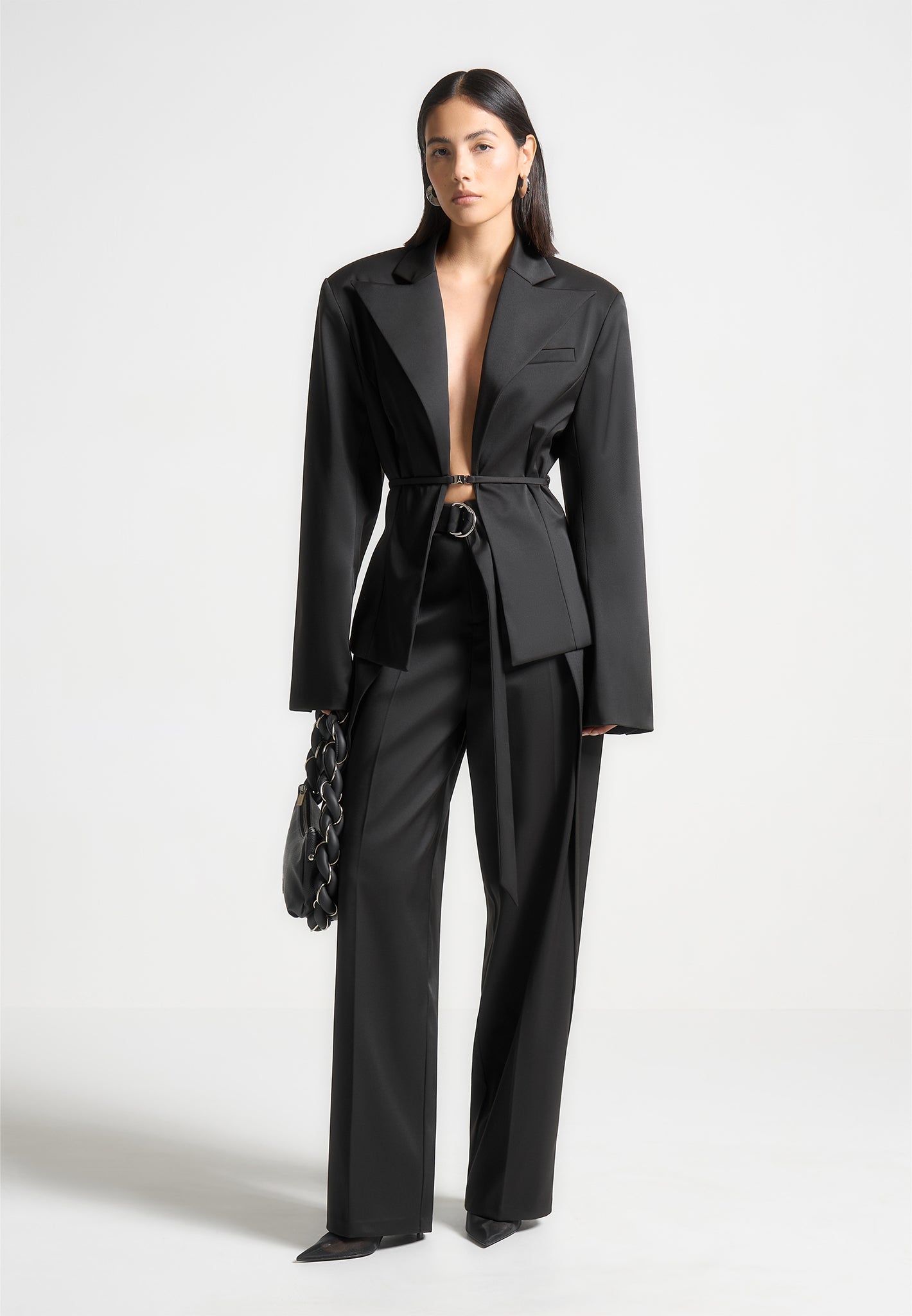 wide-shoulder-sateen-blazer-with-twin-belt-black