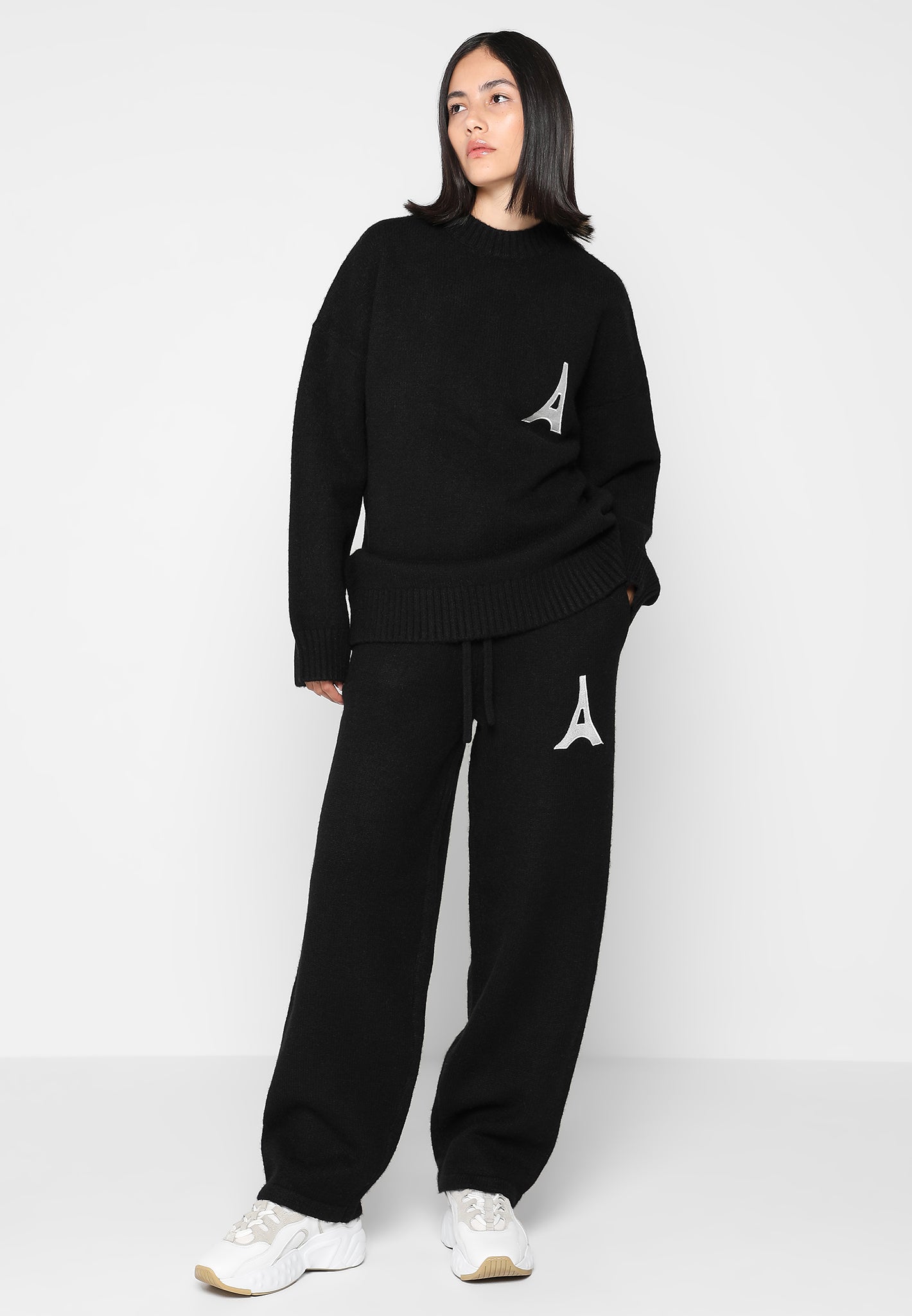 knitted-relaxed-fit-eiffel-joggers-black